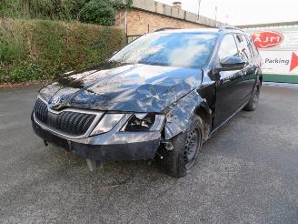 uszkodzony samochody osobowe Skoda Octavia TVA DéDUCTIBLE 2020/8