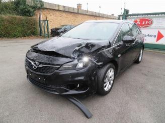 damaged motor cycles Opel Astra TVA DéDUCTIBLE 2021/2