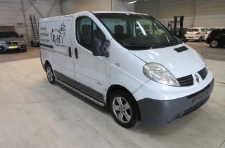 damaged commercial vehicles Renault Trafic 2.0 DCI  114pk 2008/5