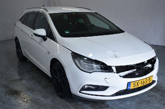 Vaurioauto  passenger cars Opel Astra SPORTS TOURER+ 2018/6