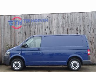 damaged commercial vehicles Volkswagen Transporter T5 2.0 TDi L1H1 3-Persoons Trekhaak 75KW Euro 5 2011/1