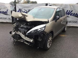 dañado vehículos comerciales Renault Scenic 2.0 Bose 2014/11