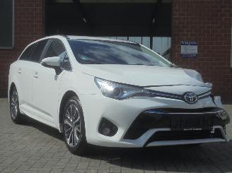 Toyota Avensis Touring Sports Business Edition, Navi, Climate & Cruise, Camera, Trekhaak picture 2