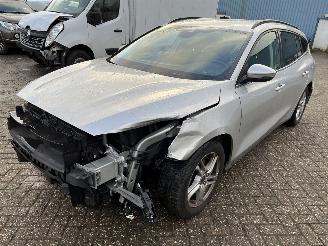 damaged commercial vehicles Ford Focus Stationcar 1,0 EcoBoost Trend Edition 2020/1