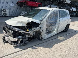 damaged commercial vehicles Mercedes B-klasse B200 Sports Tourer 2017/10