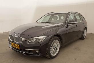 damaged commercial vehicles BMW 3-serie 320i Luxury Edition Automaat 60.598 km 2019/1