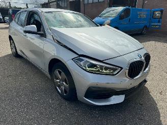 damaged commercial vehicles BMW 1-serie 118i 136pk automaat led Navi Stoelverwarming PDC voor & Achter 2020/6