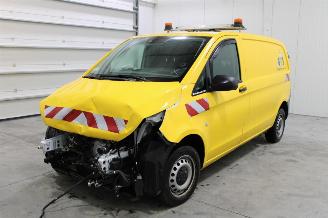 dañado vehículos comerciales Mercedes Vito  2021/3