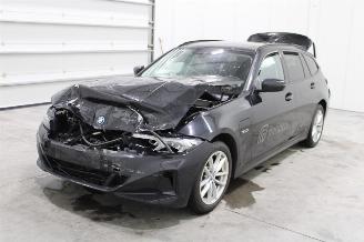 Damaged car BMW 3-serie 320 2023/2