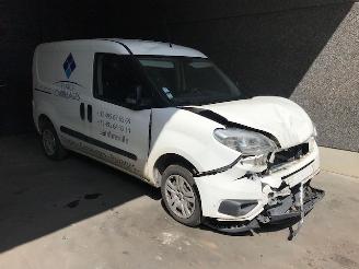 damaged passenger cars Fiat Doblo (263) Van 2015 1.3 D Multijet Bestel  Diesel 1.248cc 66kW (90pk) FWD 2015/9