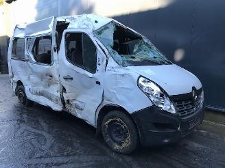 uszkodzony samochody ciężarowe Renault Master IV (JV) Bus 2019 2.3 dCi 16V 145 Bus  Diesel 2.298cc 107kW (145pk) FWD 2019/9