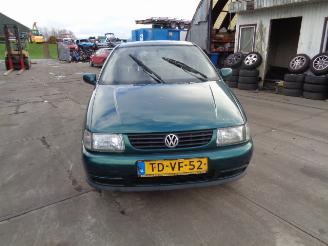 Purkuautot passenger cars Volkswagen Polo Polo (6N1) Hatchback 1.6i 75 (AEE) [55kW]  (10-1994/10-1999) 1998/3
