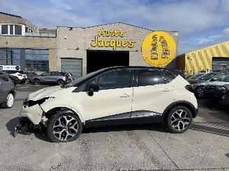 Damaged car Renault Captur INTENS 2018/1